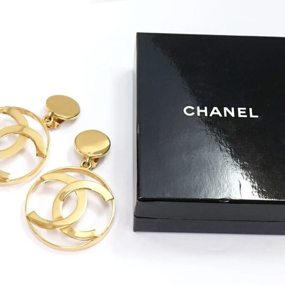 CHANEL CC Logos Huge Round Drop Dangle Clip-On Earrings Gold Tone Auth w/Box w11 - Picture 6 of 6